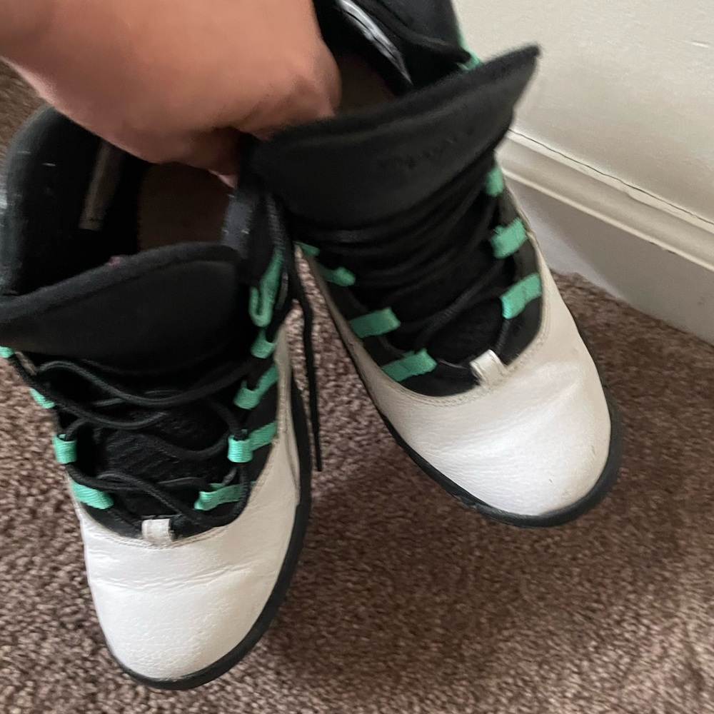 3y Jordan's good condition missing inside soles authentic